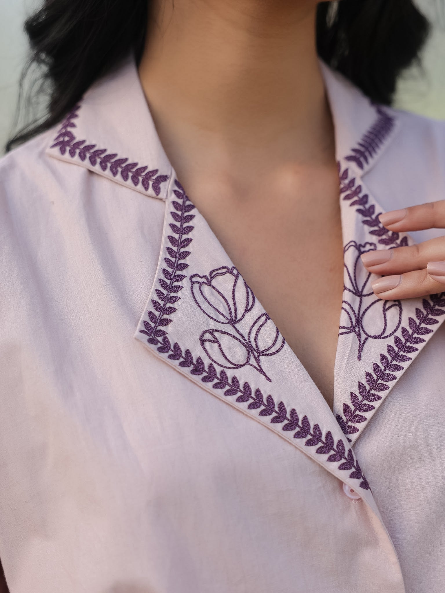 statement notched collar with aesthetic contrast puple dori tulip embroidery 