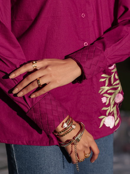 Aesthetic fabric weaved cuffs of a wine shirt
